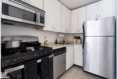 403 E 62nd Street #3D, New York City, NY 10021 - Photo 3