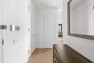 21-21 31st St, New York City, NY 11105 - Photo 9