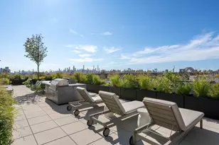 21-21 31st St, New York City, NY 11105 - Photo 13