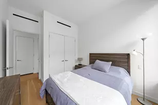 21-21 31st St, New York City, NY 11105 - Photo 11