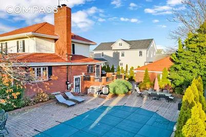 142-15 Newport Avenue, New York City, NY 11694 - Photo 13