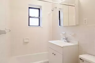 200 E 81st St, New York City, NY 10028 - Photo 3