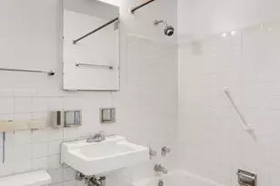 300 E 33rd St, New York, NY 10016 - Photo 13