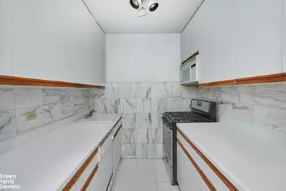 300 E 33rd Street #2LK, New York City, NY 10016 - Photo 5