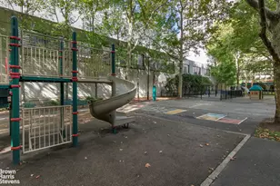 300 E 33rd St, New York City, NY 10016 - Photo 9