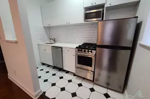 425 E 74th St, New York City, NY 10021 - Photo 3