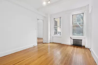325 W 45th Street #820, New York City, NY 10036 - Photo 5