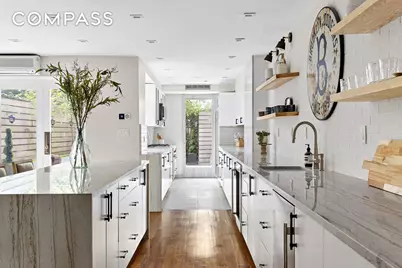 25 E 94th Street, New York, NY 10128 - Photo 3