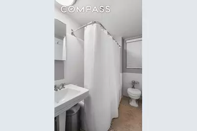 321 E 43rd Street #708, New York, NY 10017 - Photo 9