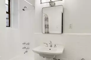 645 E 26th St, New York City, NY 11210 - Photo 13