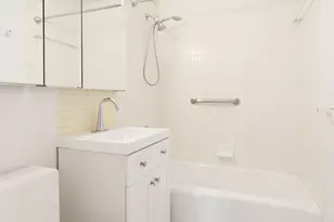 58 W 58th St, New York City, NY 10019 - Photo 9