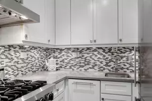 200 E 27th St, New York City, NY 10016 - Photo 3