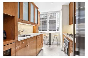 60 E 55th St, New York City, NY 10022 - Photo 7