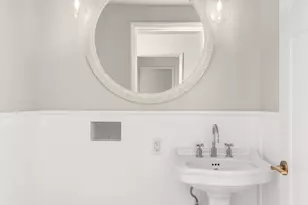 275 W 10th St, New York City, NY 10014 - Photo 5