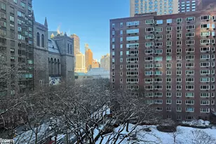 345 W 58th St, New York City, NY 10019 - Photo 11