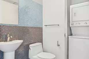 261 W 28th St, New York, NY 10001 - Photo 9