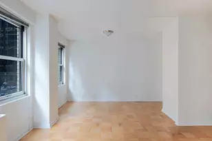 77 W 55th St, New York City, NY 10019 - Photo 11