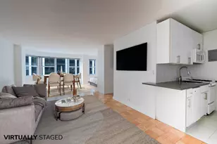 77 W 55th St, New York City, NY 10019 - Photo 3