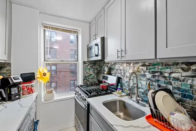 67-30 Clyde Street #5T, Forest Hills, NY 11375 - Photo 5