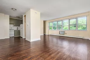 87-15 165th St, New York City, NY 11432 - Photo 5