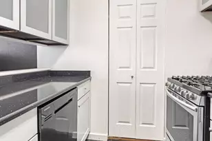 145 E 48th St, New York City, NY 10017 - Photo 3