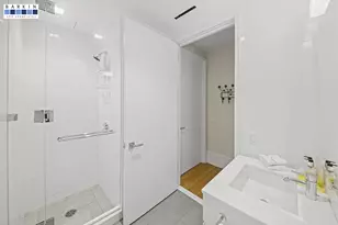 252 E 57th St, New York City, NY 10022 - Photo 11