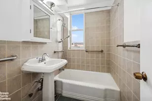 5730 Mosholu Ave, New York City, NY 10471 - Photo 9