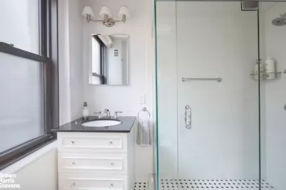 210 E 73rd Street #7F, New York, NY 10021 - Photo 5