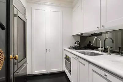 781 Fifth Avenue #304-310, New York, NY 10022 - Photo 9