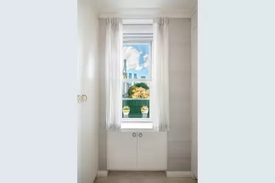 781 Fifth Avenue #304-310, New York, NY 10022 - Photo 11