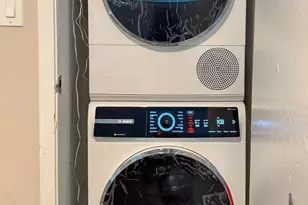 631 E 9th St, New York, NY 10009 - Photo 9