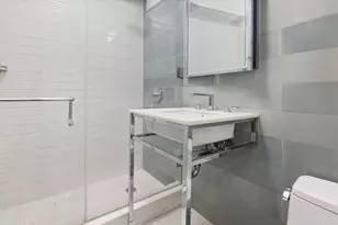 211 E 51st St, New York City, NY 10022 - Photo 5