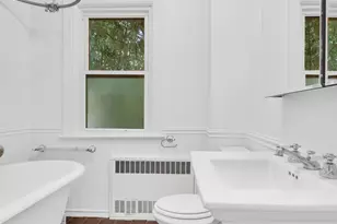 242 Stratford Rd, New York City, NY 11218 - Photo 23