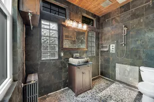 242 Stratford Rd, New York City, NY 11218 - Photo 11