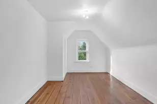 242 Stratford Rd, New York City, NY 11218 - Photo 21