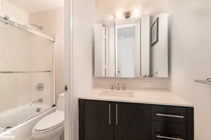 300 E 40th St, New York City, NY 10016 - Photo 7