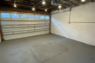 682 E 42nd St, New York City, NY 11203 - Photo 11