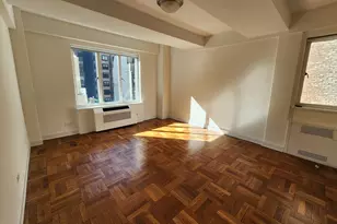 40 Central Park S, New York, NY 10019 - Photo 3