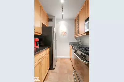 30 W 63rd Street #5W, New York City, NY 10023 - Photo 3