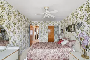 61-82 56th St, Maspeth, NY 11378 - Photo 17