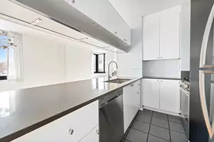 303 E 60th St, New York City, NY 10022 - Photo 3