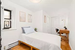 429 W 24th St, New York, NY 10011 - Photo 11