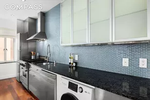 165 W 20th St, New York, NY 10011 - Photo 3