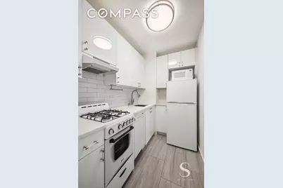 301 E 62nd Street #5E, New York City, NY 10065 - Photo 3