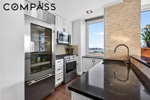 635 W 42nd St, New York City, NY 10036 - Photo 5