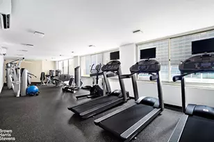 333 E 45th St, New York City, NY 10017 - Photo 11