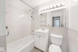 333 E 45th St, New York, NY 10017 - Photo 9