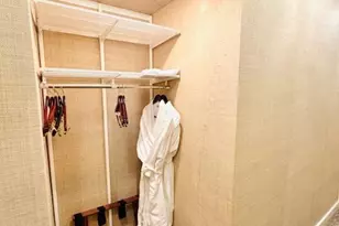 111 E 56th St, New York, NY 10022 - Photo 7