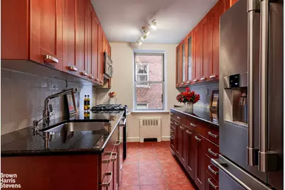 143 Bennett Avenue #5L, New York City, NY 10040 - Photo 3