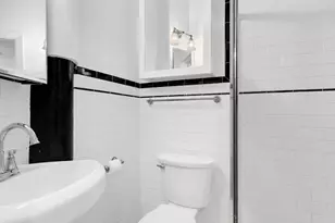 140 W 69th St, New York, NY 10023 - Photo 9